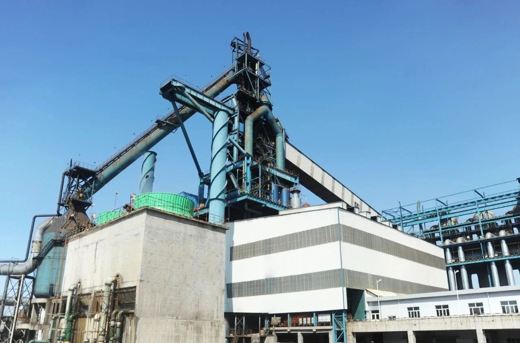 炉火淬炼先锋本色