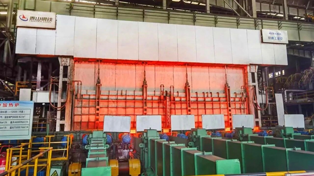 【先锋力量】炉火红处党徽亮